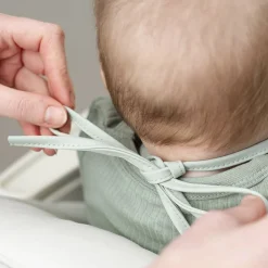 Børn Done by Deer Mini hagesmæk m/lomme 2 stk. Croco Grøn