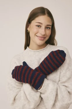 Magasin du Nord Collection Minne 1S Knitted Mittens Navy / bordeaux stripe Online