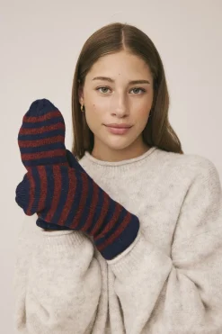 Magasin du Nord Collection Minne 1S Knitted Mittens Navy / bordeaux stripe Online