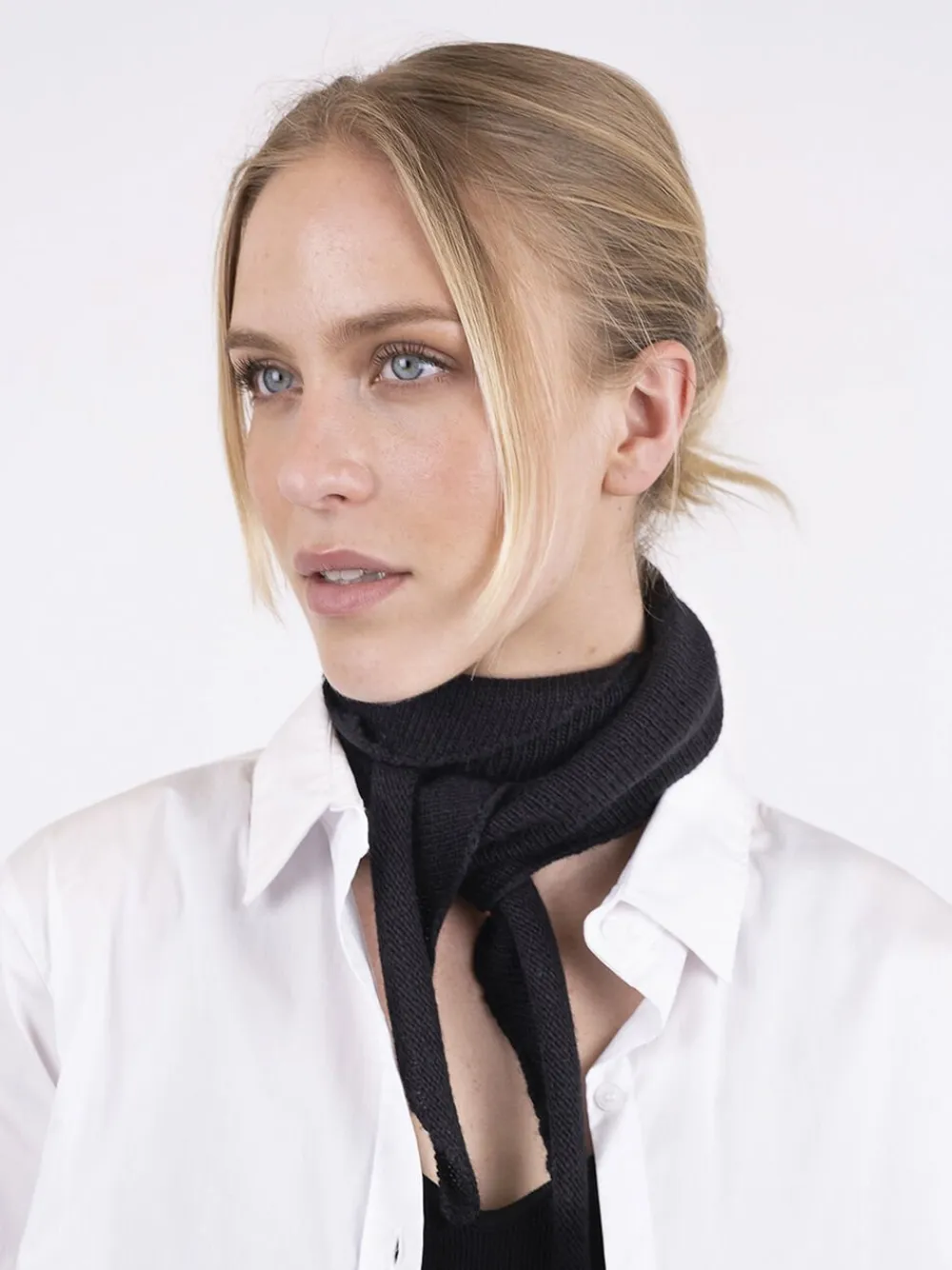 Neo Noir Misty Knit Scarf Black Sale