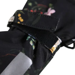 Mitzy><noscript><img width=