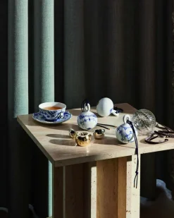 Royal Copenhagen Musselmalet Halvblonde julekugle, 9,5 cm. Clearance