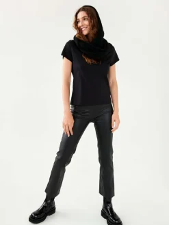 Naia 1><noscript><img width=