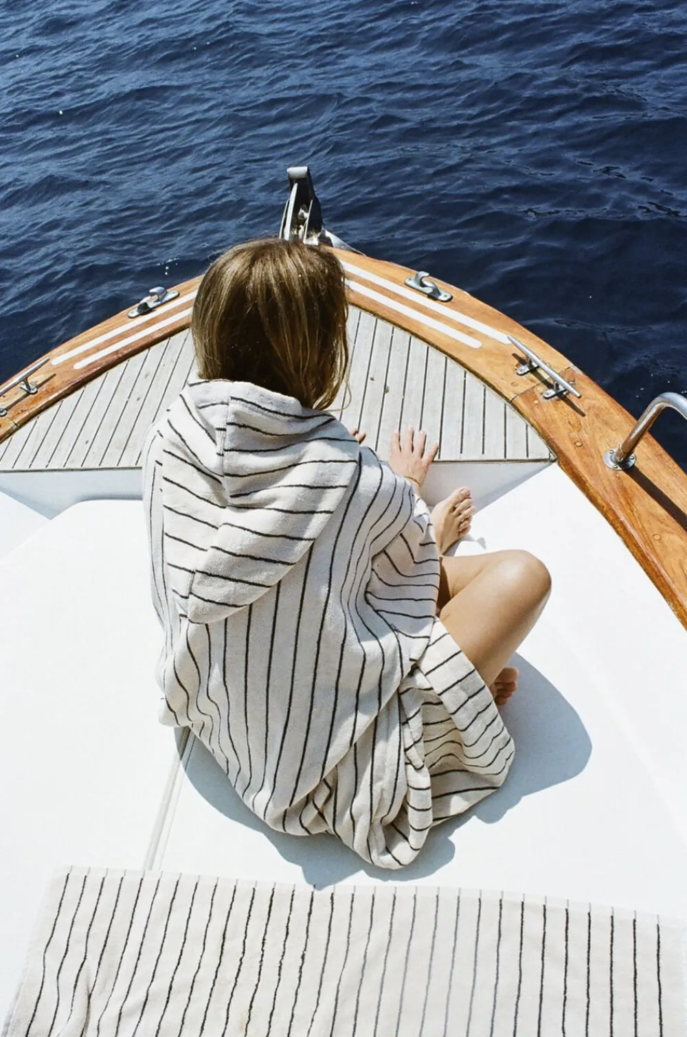 Dame Bongusta Naram Poncho - creme & ink