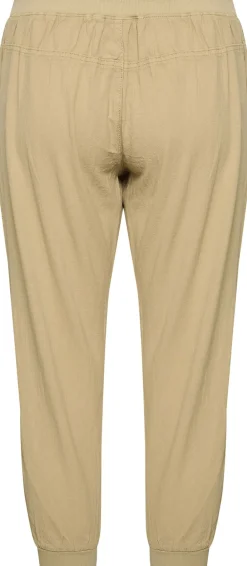 Naya Capri><noscript><img width=