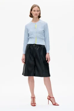 NEETO>Baum und Pferdgarten Hot