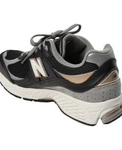 New Balance 2002R Black Outlet