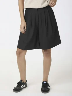 Nika Bermuda Shorts>Neo Noir Online