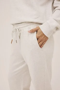 Noly 4 G><noscript><img width=