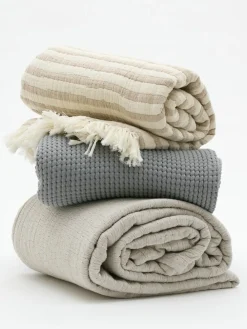 Nordic bedspread><noscript><img width=