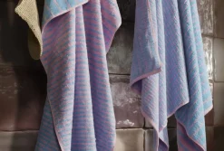 Nuance Håndklæde 70x140 cm lys blå/rosa><noscript><img width=