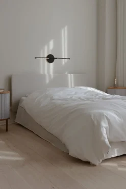 Omni wall lamp><noscript><img width=