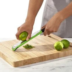 OXO Fint rivejern / Etched Zester Grater