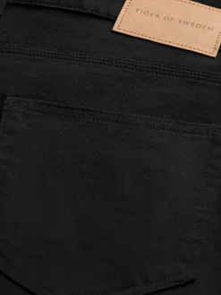 PISTOLERO.><noscript><img width=