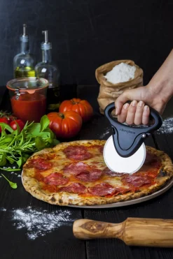 Microplane Pizzahjul, sort Online