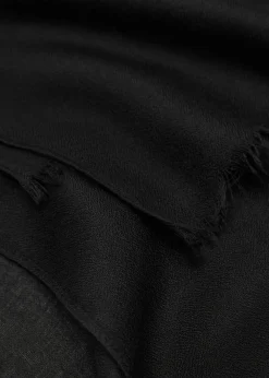 MANGO Plain scarf with frayed ends Black Hot