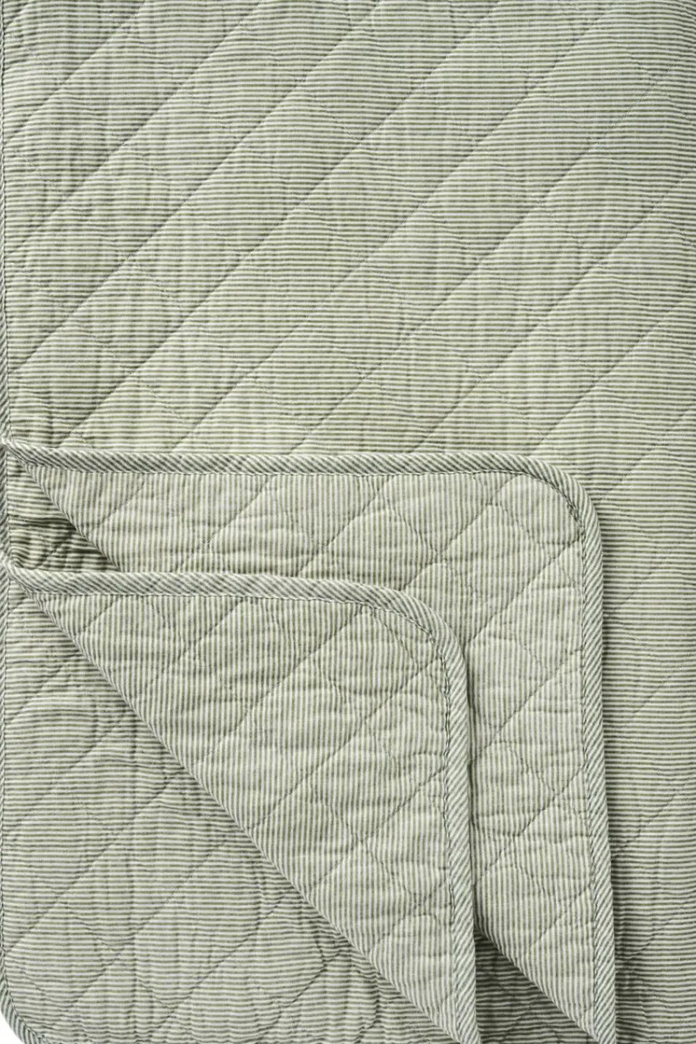 Ib Laursen Quilt mælkedrengestriber Hvide/støvgrøn Clearance