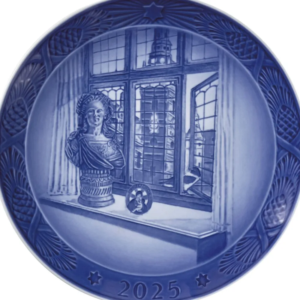 Royal Copenhagen Årsplatte 2025, Dronning Juliane Marie, 18 cm