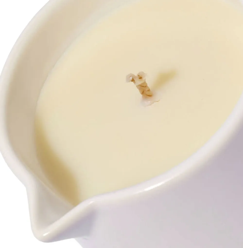 The Oh Collective Rub Me Tender - Relaxing Massage candle with Guasha stone 10