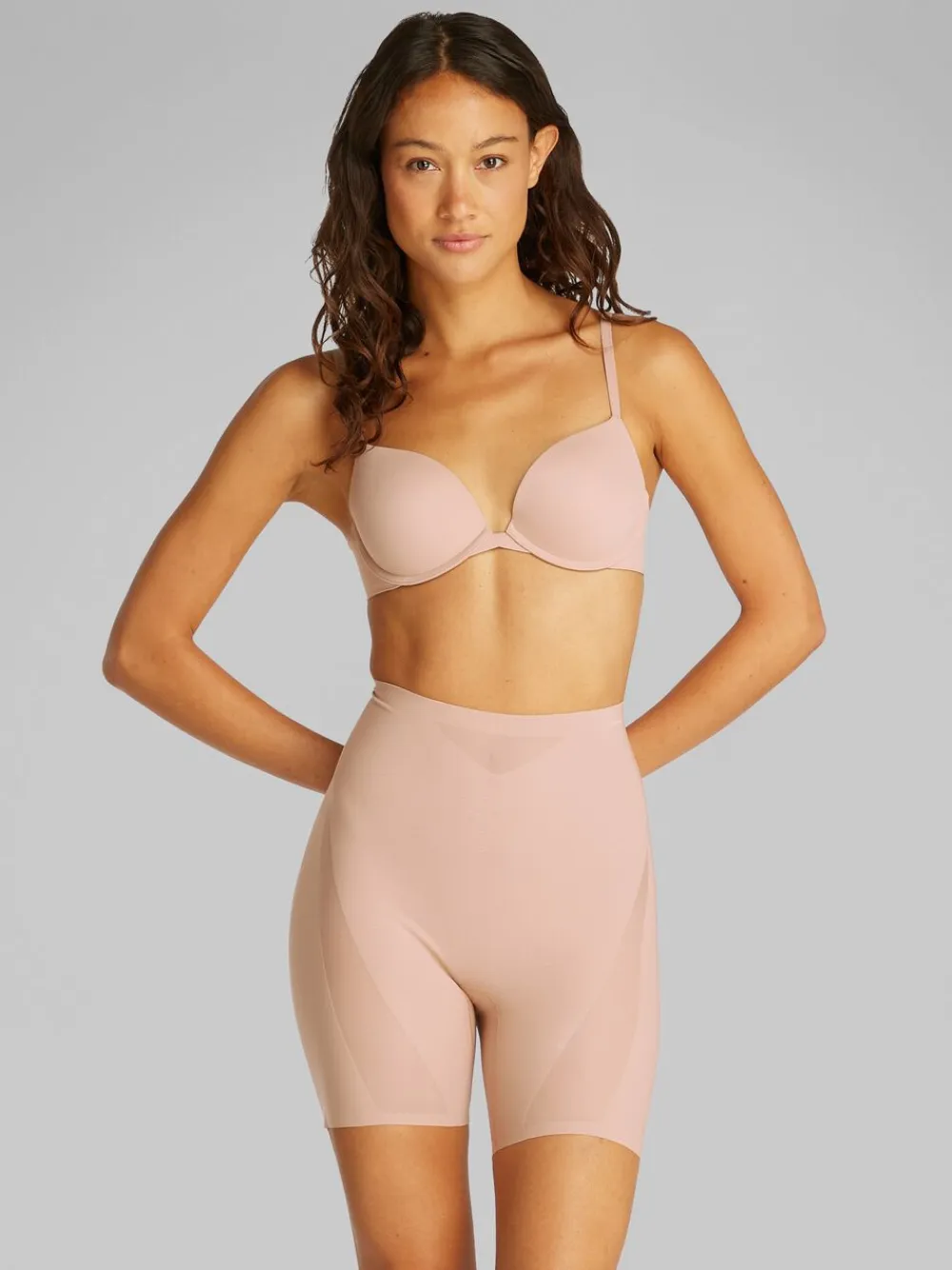 Dame Calvin Klein SCULPT FIRM THIGH SLIMMER SHORT