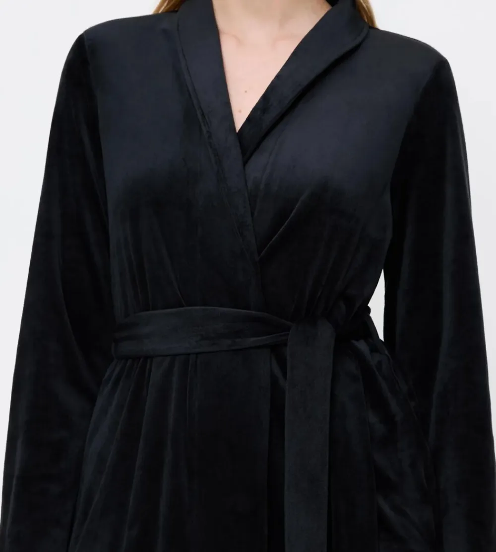 Dame Triumph Sensual Velour Robe Top 01