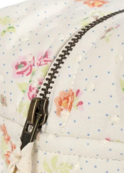 SMALL QUILTED TOILETRY BAG><noscript><img width=