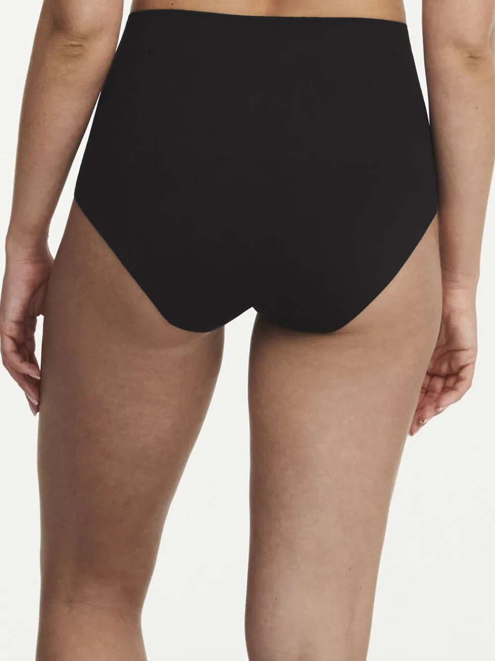 Dame Chantelle Smooth Comfort Sculpting high-waisted full brief