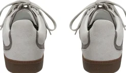 Sneaker><noscript><img width=