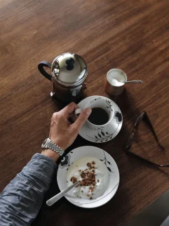 Royal Copenhagen Sort Mega Riflet 17 cm. dyb tallerken