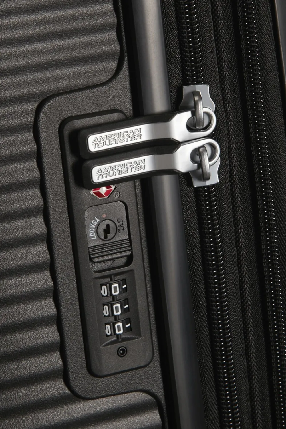 American Tourister Soundbox Bass black Clearance