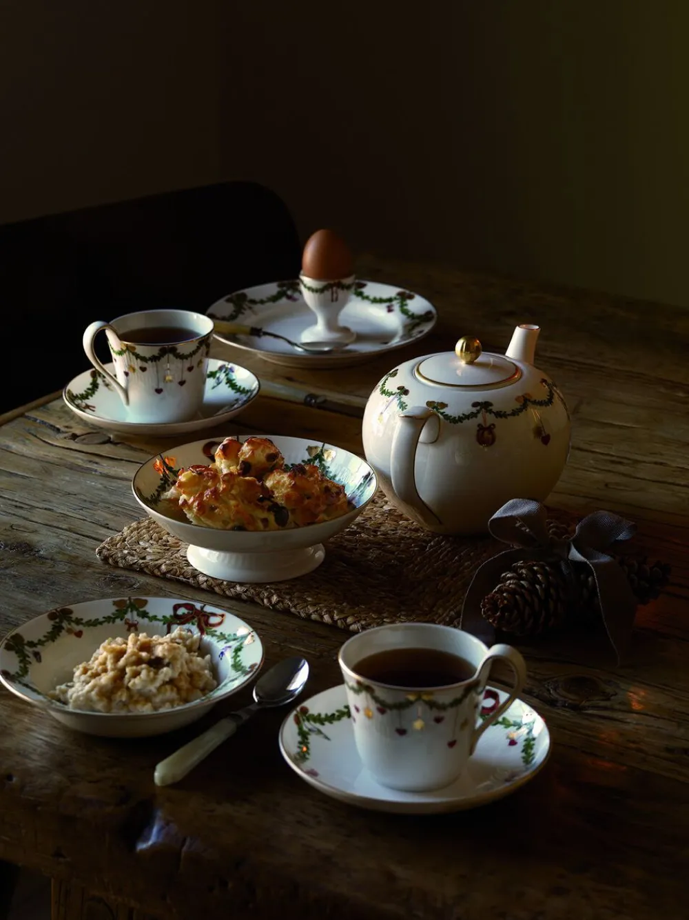 Royal Copenhagen Stjerne Riflet Jul 22 cm. tallerken Best