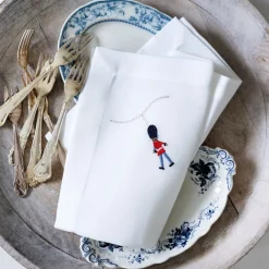 Langkilde & Søn Stofserviet med Broderet Garder