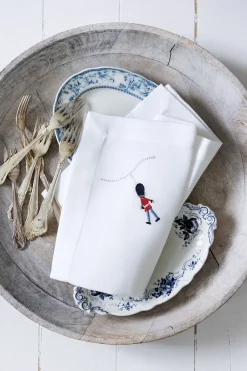 Langkilde & Søn Stofserviet med Broderet Garder