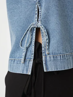 Dame Neo Noir Svetlana D Top