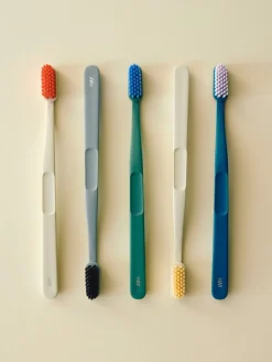 Hay Tann Toothbrush-Off-white and light yellow