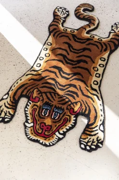 Tiger Rug small><noscript><img width=