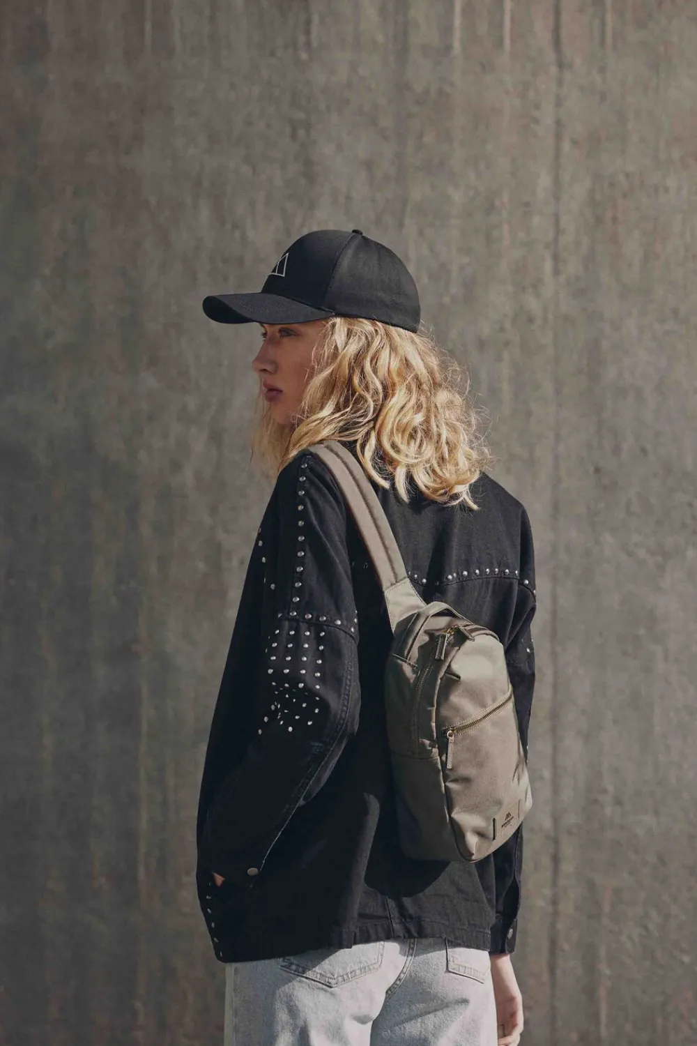 Markberg Trek Sling Bag, Recycled Walnut w/gold Discount