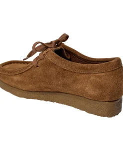 Dame Clarks Originals Wallabee.